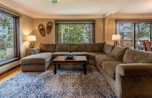 Dillon Cottage | 415 E La Bonte Street : 2 By Summit County Mountain Retreats