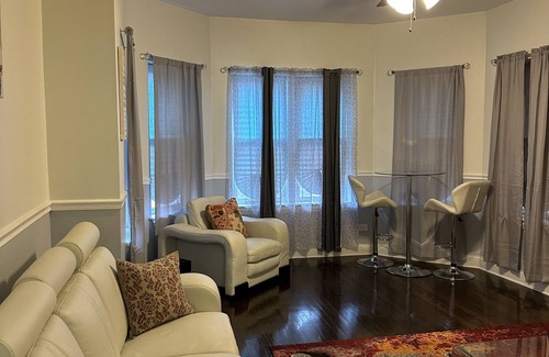 South Shore Apartment | 420 at Cheltenham 4BR