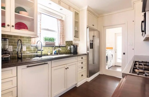 View Park-Windsor Hills House | 420 Friendly Huge 5bd with Retro Game Room by Sofi, LAX!n