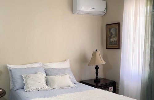 St.Bran's Burg House | 420 friendly- 2 miles from the beach