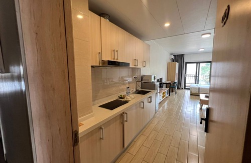 Kigali Apartment | 4220 and 4104 Phoenix Studios