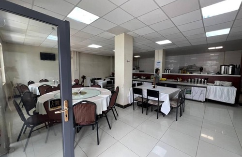 Kigali Apartment | 4220 and 4104 Phoenix Studios