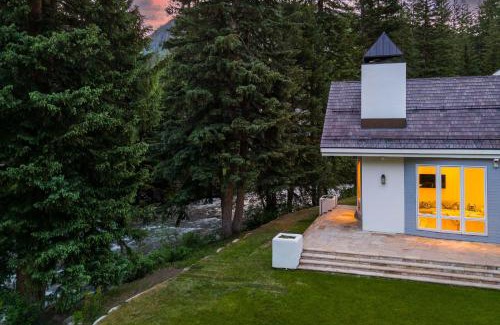 Vail House | 4249 Nugget Lane