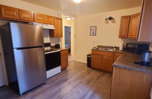 Oneonta Apartment | 43 Cliff - Apt 2 - 3 bdrm apt in City Center Oneonta, walkable to Main St