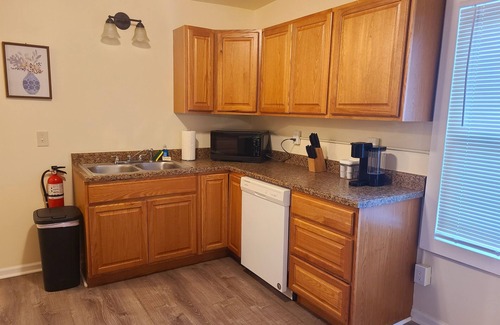 Oneonta Apartment | 43 Cliff - Apt 2 - 3 bdrm apt in City Center Oneonta, walkable to Main St