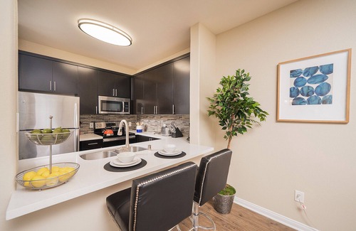 Del Rey Apartment | 430531 Executive 1BR by Marina w/2 parking spaces