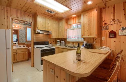 North Wawona Ski Chalet | 43R Edna's Hearts Desire