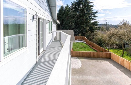 Tukwila House | 4429 Entire NEW · Gorgeous 6b3b house near airport & Seattle