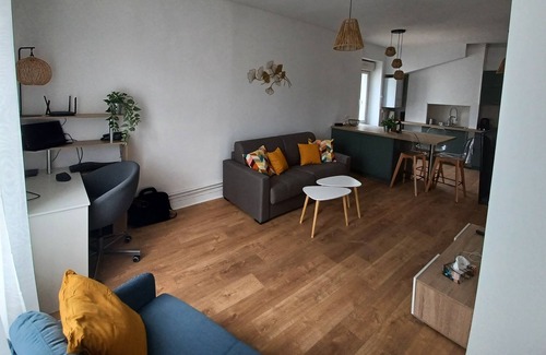 Begles Apartment | 44M2 apartment renovated just 4 minutes from Bègles train station