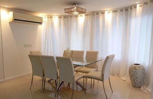 Jurere Internacional House | 4B House w Pool in Jurerê Internacional MER0671