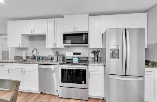 Safety Harbor Cottage | 4B- Newly Renovated 2/1 at Coastal Cottages