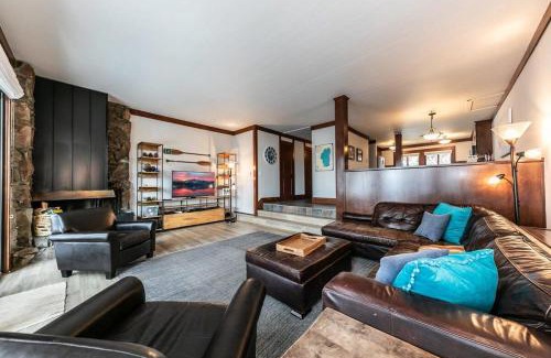 Tahoe Tavern House | 4BD Lakeside Retreat with Views
