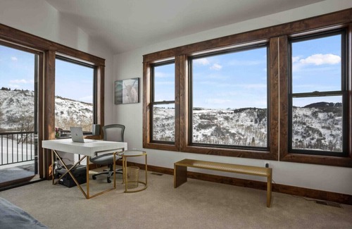 Clark Ski Chalet | 4bdrm/3 Bath Ski in/out Chalet in North Routt CO