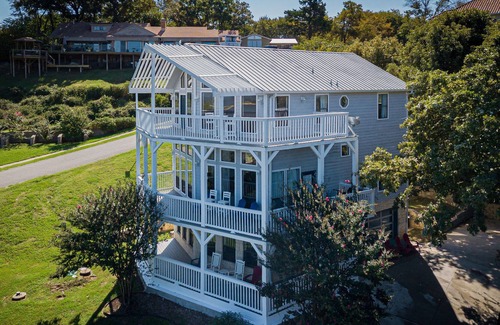 Pottsboro House | 4Bdrm 4Ba 3 Levels of Deck That View Lake Texoma!