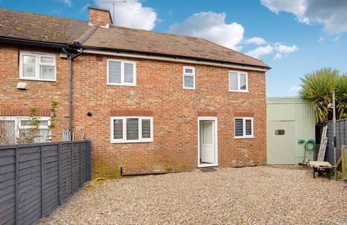 Ashford House | 4Bed-Sleeps6-PrivateGarden-PetFriendly