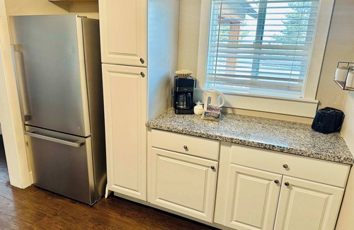 Northeast Reno House | 4Bedroom/6 min to Uni/Sleeps12