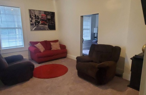 Austell House | 4BR/2BA Spacious,Private & Convenient Location to everything