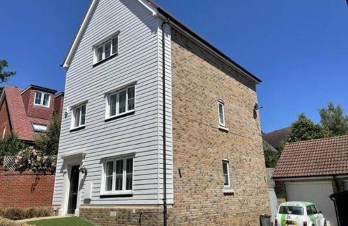 Colchester House | 4br 2bath Home In Colchester Perfect For Big Group