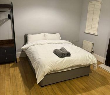 Colchester House | 4br 2bath Home In Colchester Perfect For Big Group