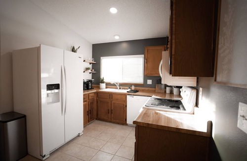 Cimarron Hills House | π 4BR - Arcade - Hot Tub - Foosball- Cozy Mountain View Home!