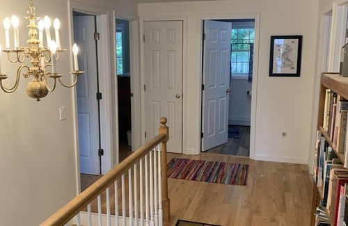Rye House | 4BR Beach House - Perfect for Families! 5 minutes walk to two beaches.