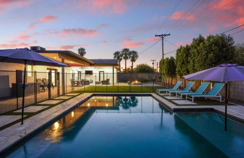 Scottsdale Highlands Estates House | 4BR Casita with Pool and Outdoor Big Screen