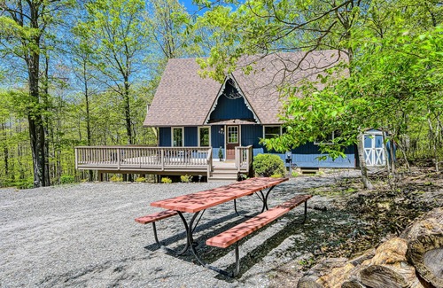 Swanton Ski Chalet | 4BR charming cabin with firepit and lake access