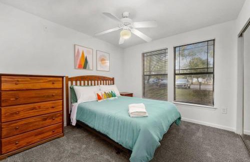 Bearss Plaza Apartment | 4BR Condo with Pool Gym Near USF