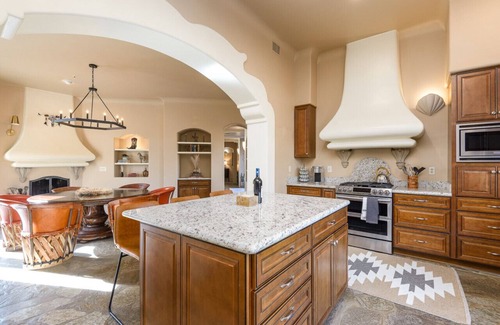 Carefree House | 4BR Estate w/Casita + Pickleball Court + Pool