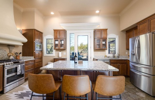 Carefree House | 4BR Estate w/Casita + Pickleball Court + Pool