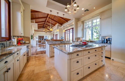 Kaanapali House | 4BR Oceanview Estate | Infinity Pool + Pickleball Ct.