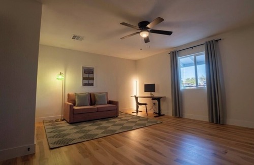 Rancho Oakey House | 4BR Retreat w/Jacuzzi, BBQ & Near Vegas Strip