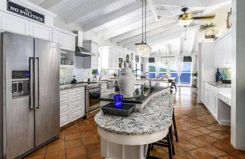 Estate Peterborg Villa | 4BR waterfront - 5 mins from World-famous Magen's Bay!