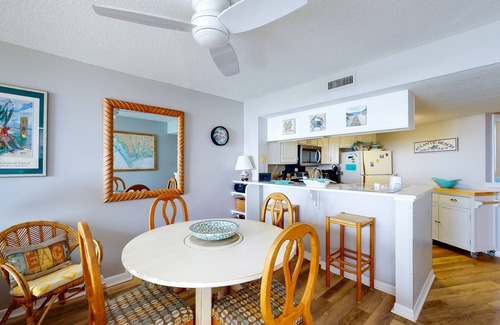 Atlantic Beach Condo | 4th-Floor oceanfront condo with amazing view, WiFi & shared pools/hot tub/gym