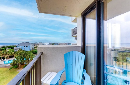 Atlantic Beach Condo | 4th-Floor oceanfront condo with amazing view, WiFi & shared pools/hot tub/gym