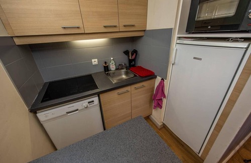 Plagne 1800 Apartment | 4th floor, view mountain, swimming pool, balcony, tv, ski locker, 54m², La Plagne