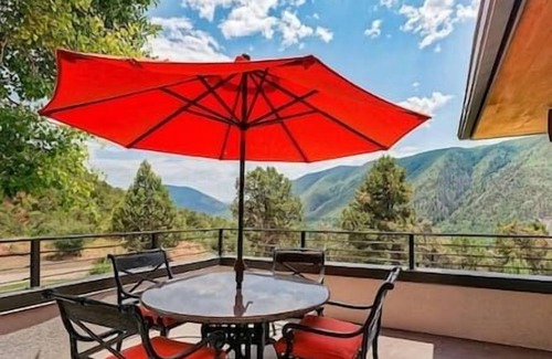 Basalt House | 5/6 Amazing Home-Pool Table-Office-Patio-Fireplace
