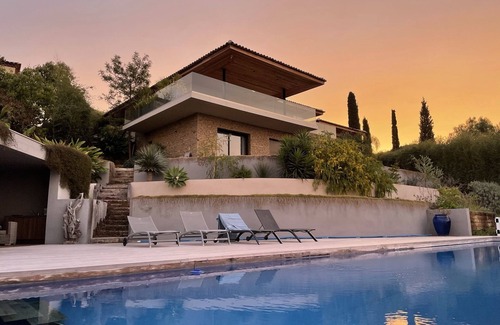 Carqueiranne Apartment | 5* apartment in Villa prestige sea view swimming pool 17x4 exclusive Air conditioning
