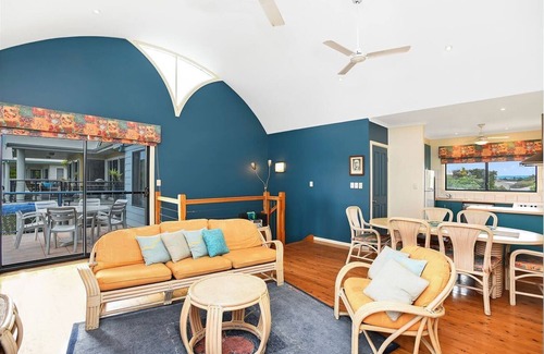 Goolwa South House | 5 Barrage Rd - Riverfront holiday home overlooking the bird sanctuary