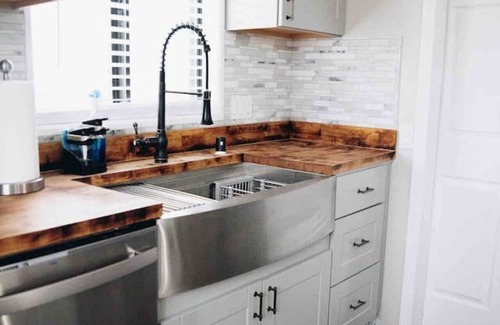 McCammon House | 5 Bed 2 Bath Hot Tub Grill Pizza Oven Pets