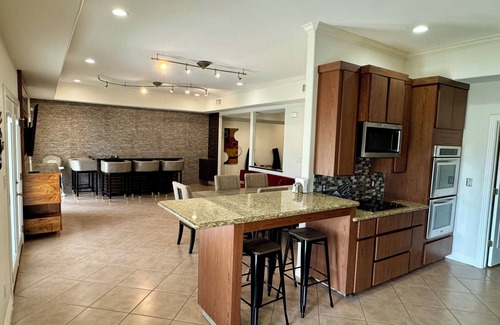 Mission House | 5 bed/4.5 bath family home with office space @ Cimarron. Excellent location!