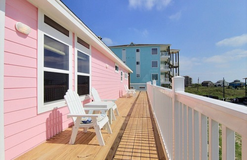 Port Aransas House | 5 bed /4 bath home with ocean views in Sand Point 2 Masters Sleeps 14
