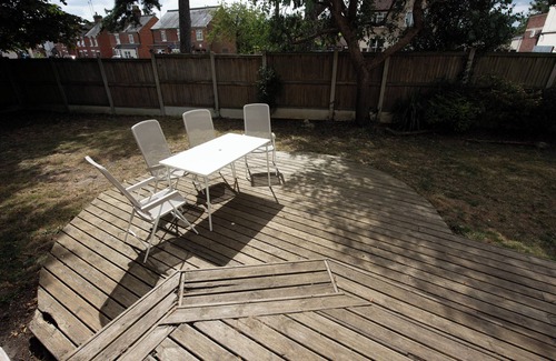 Colchester House | 5 Bed Detached House, Parking and fast wifi. Pet Friendly
