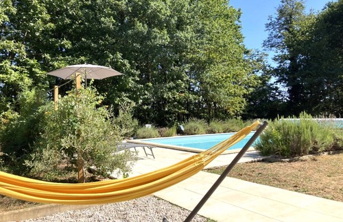 Augignac Villa | 5-bed house with pool in Dordogne, walk to beach and restaurants