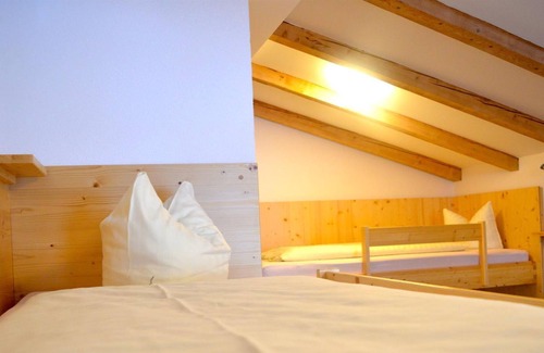 Mandarfen Cabin | 5-bed room with shower/toilet - Pitztal ski hut