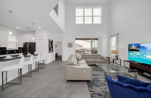 Tuscan Ridge Villa | 5 Bed With Upstairs Loft- So Much Space Pool, Spa & Game Room!