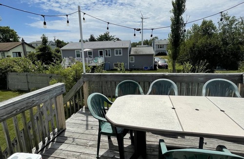 Narragansett House | 5 bedroom, 2 bathroom colonial located just minutes away from Scarborough Beach.