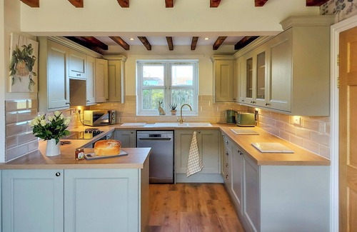 Potter Brompton Cottage | 5 bedroom accommodation in Potter Brompton, Scarborough