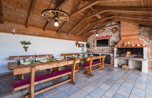 Viskovo House | 5 bedroom accommodation in Viskovo