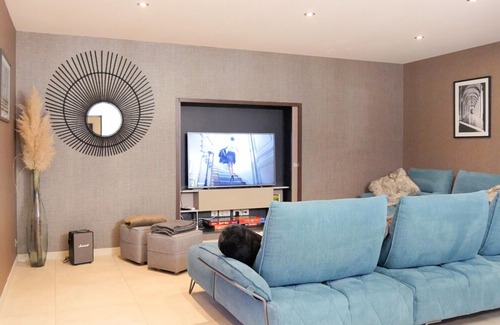 Ponts House | 5 bedroom accommodation in Ponts